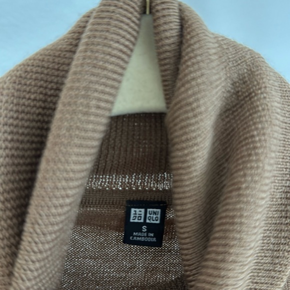 Uniqlo 100% Merino wool turtleneck - Picture 3 of 4
